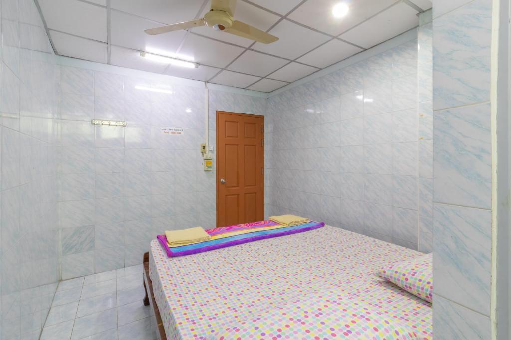 New Central Guesthouse Bangkok Exterior photo