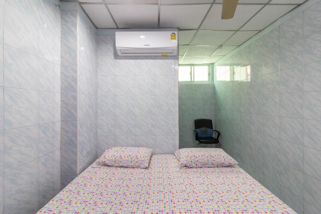 New Central Guesthouse Bangkok Exterior photo
